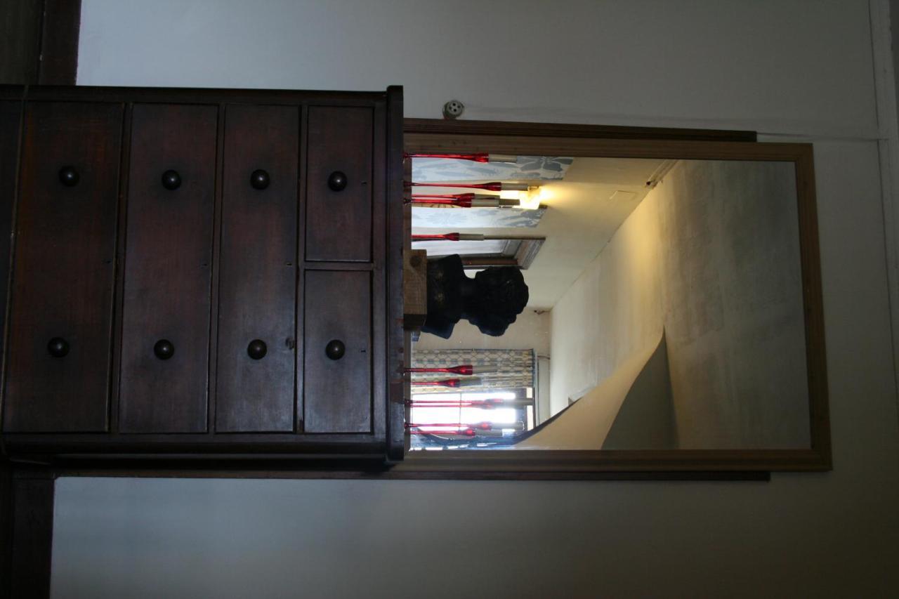 Le Voltaire Bed & Breakfast Airvault Ngoại thất bức ảnh