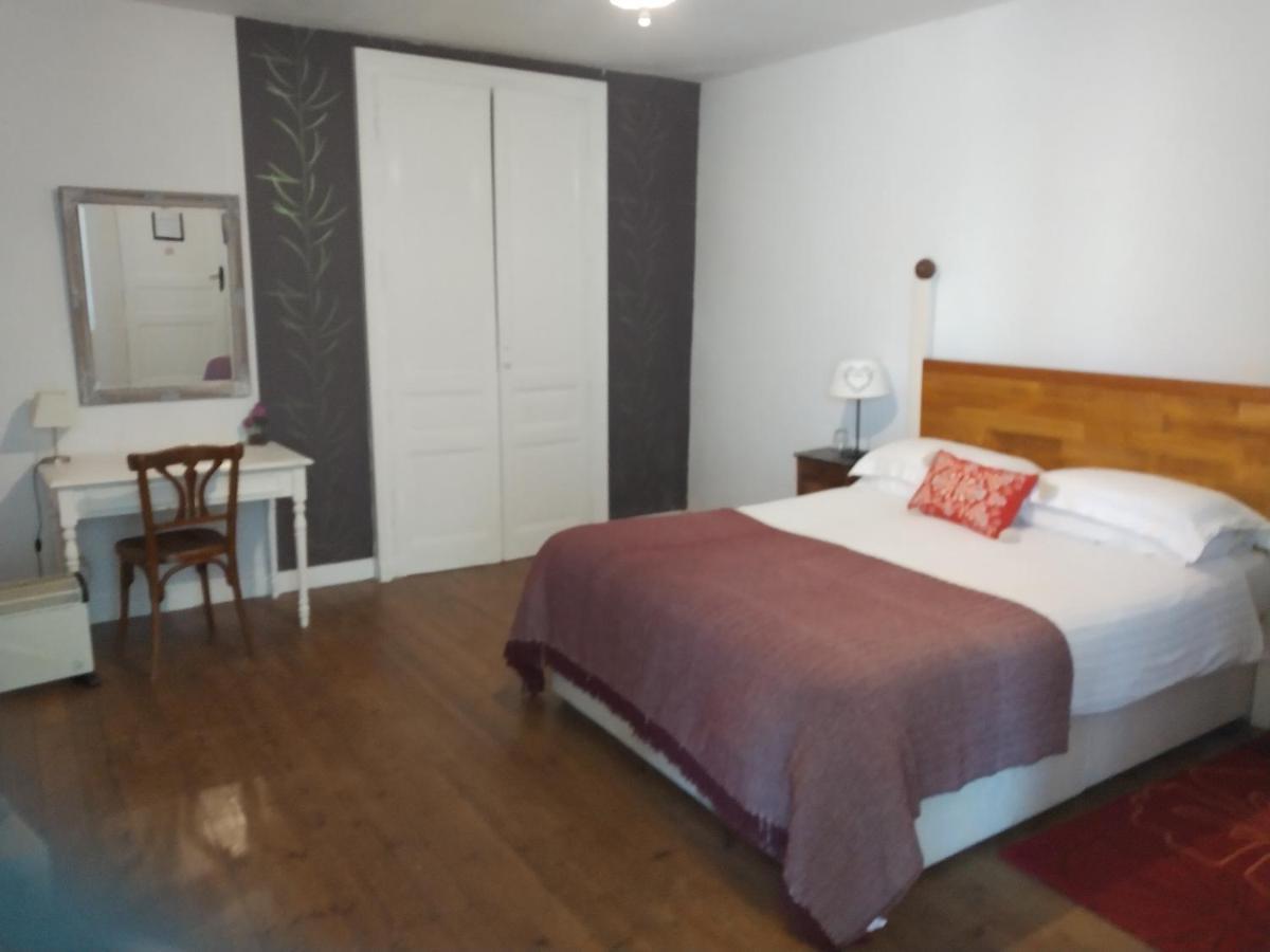 Le Voltaire Bed & Breakfast Airvault Ngoại thất bức ảnh