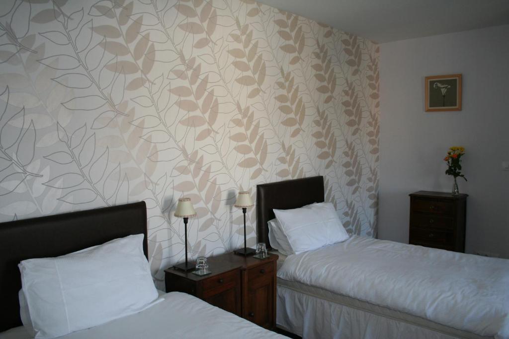 Le Voltaire Bed & Breakfast Airvault Phòng bức ảnh